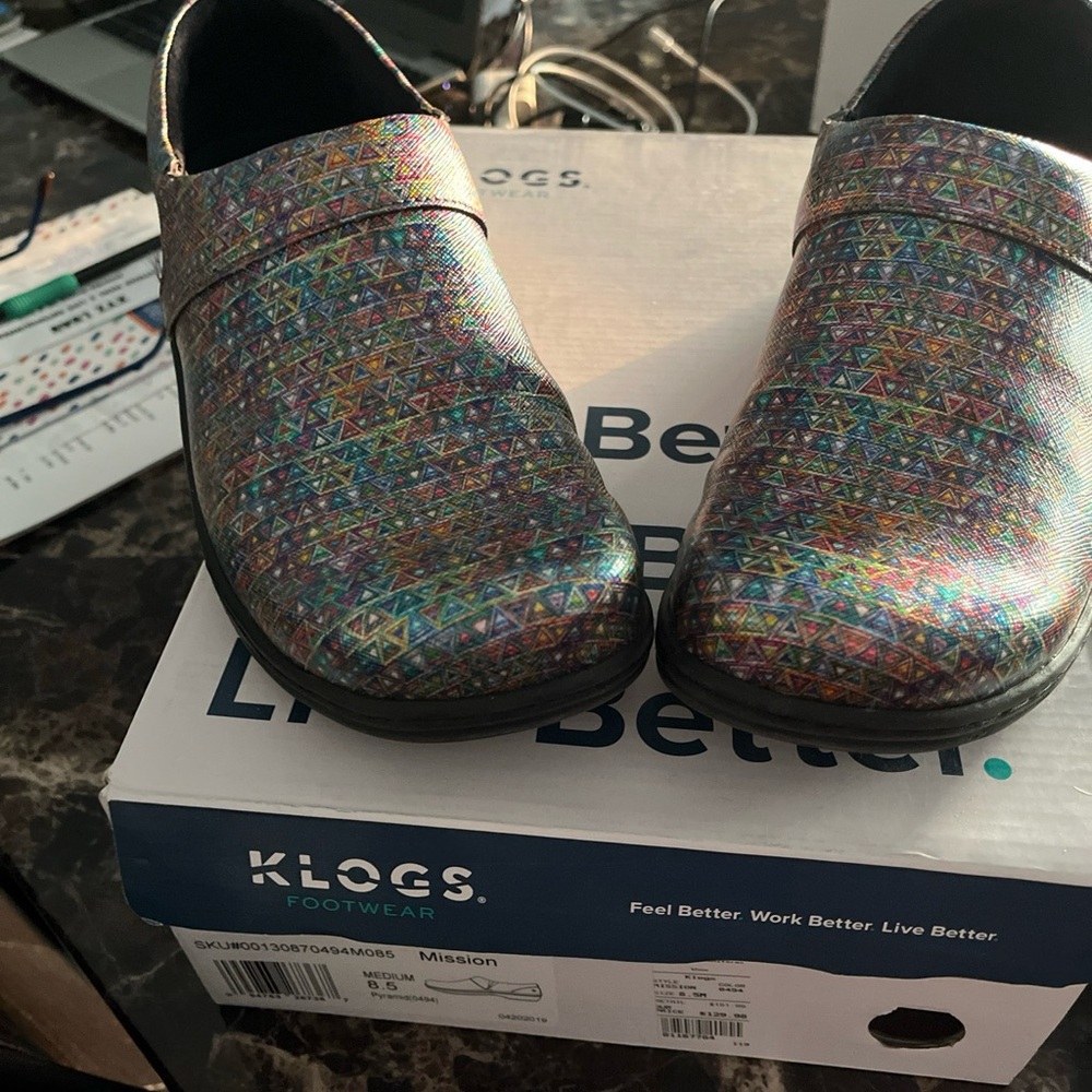 Ladies Klog brand shoes